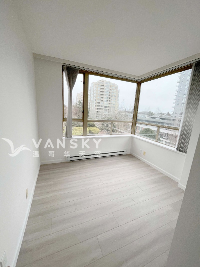 230325100855_7 bedroom.jpg
